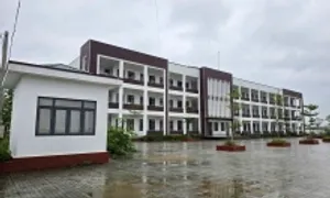 Trường gần 25 tỷ đồng xây xong bỏ không